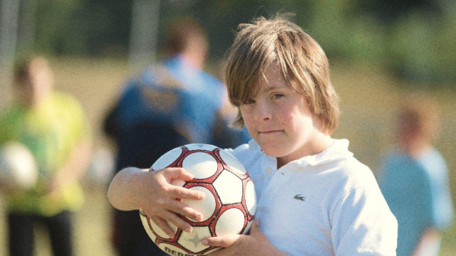 Begleitung zum Fußballtraining für einen jungen Mann mit geistiger Behinderung und Sehbehinderung